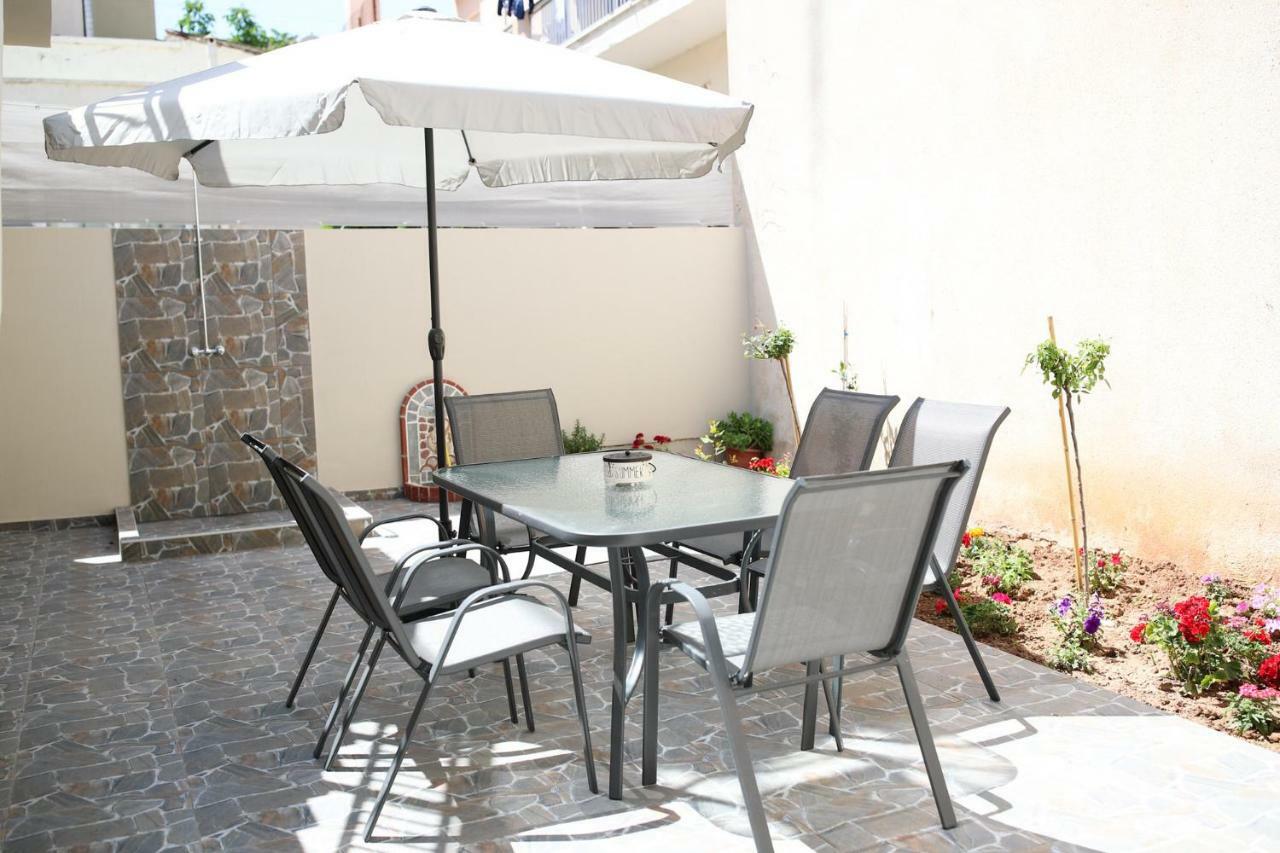 Amazing House With Private Backyard Vila Alexandroupoli Exterior foto